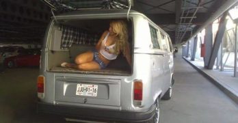 72 x Girls & VW Vans
