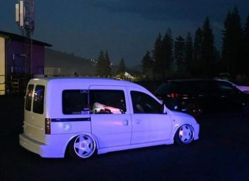 modified vauxhall combo (1)